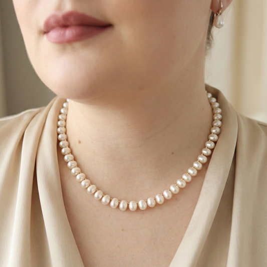 Eleanor Classic Teardrop Pearls and Beads Necklace