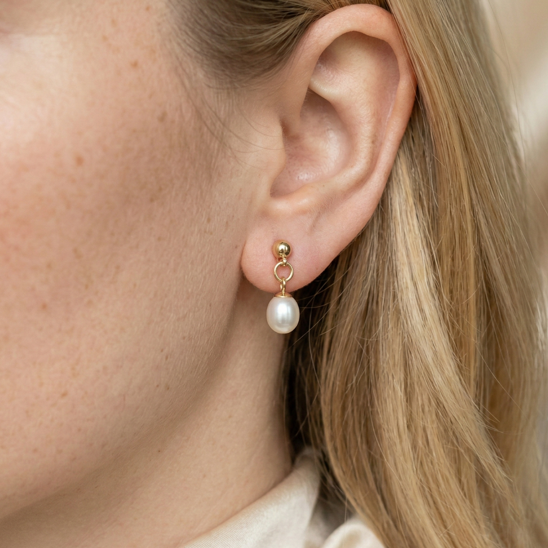 Riley Teardrop Pearl Earrings - Clip On
