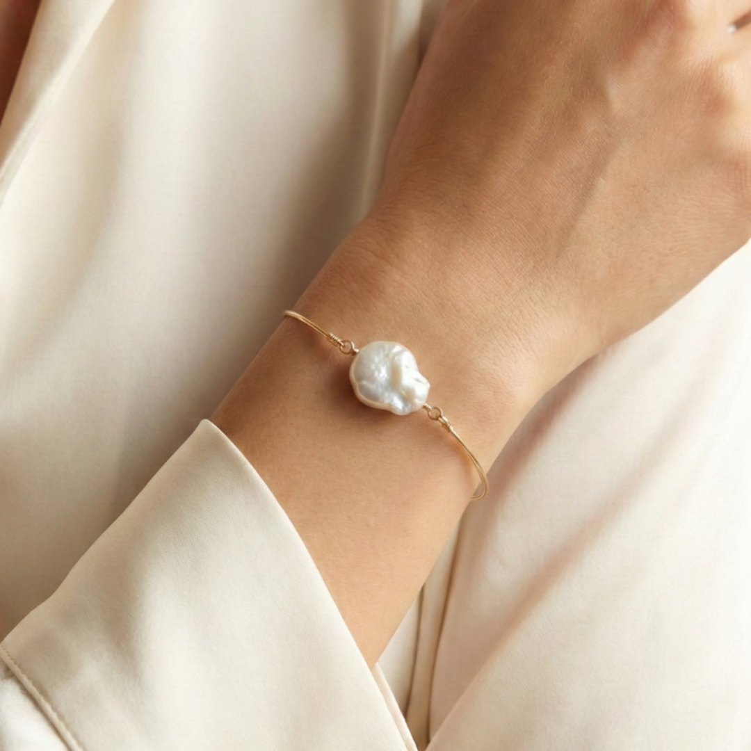 Diana Baroque Pearl Bangle