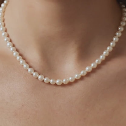 Camelia Crescendo Drop Pearl Earrings