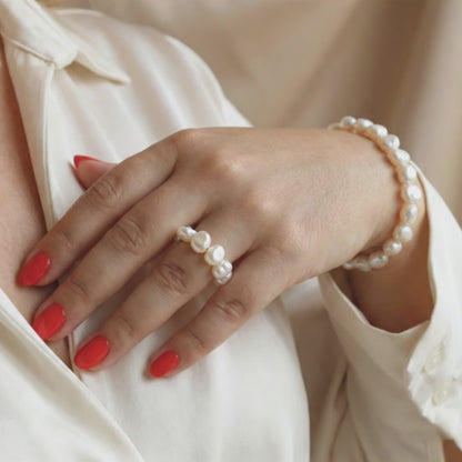 Iris Baroque Pearl Ring