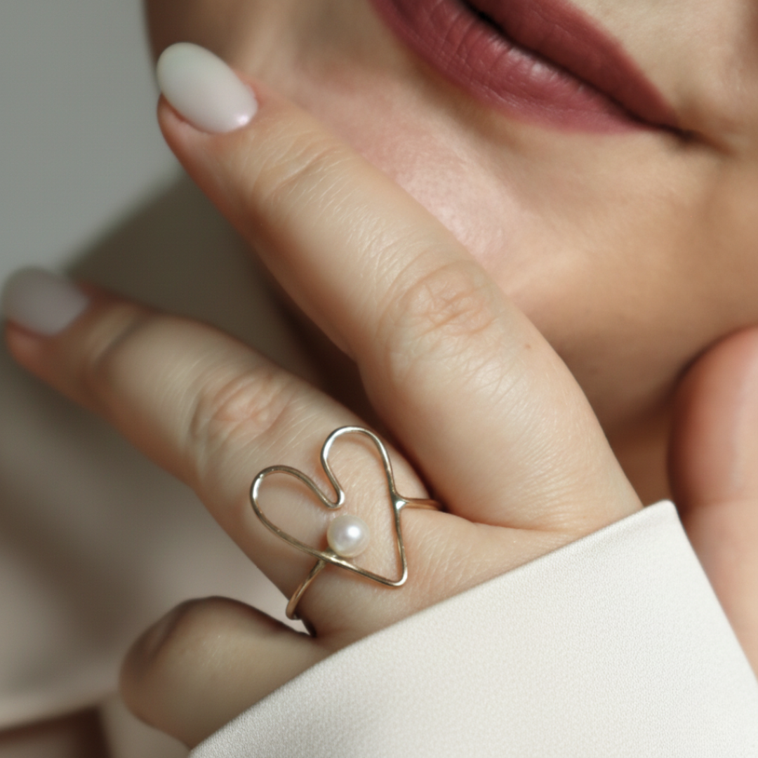 Viola Heart and Pearl Ring