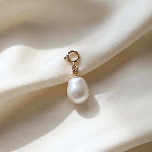 Julia Oval Pearl Charm with Clasp